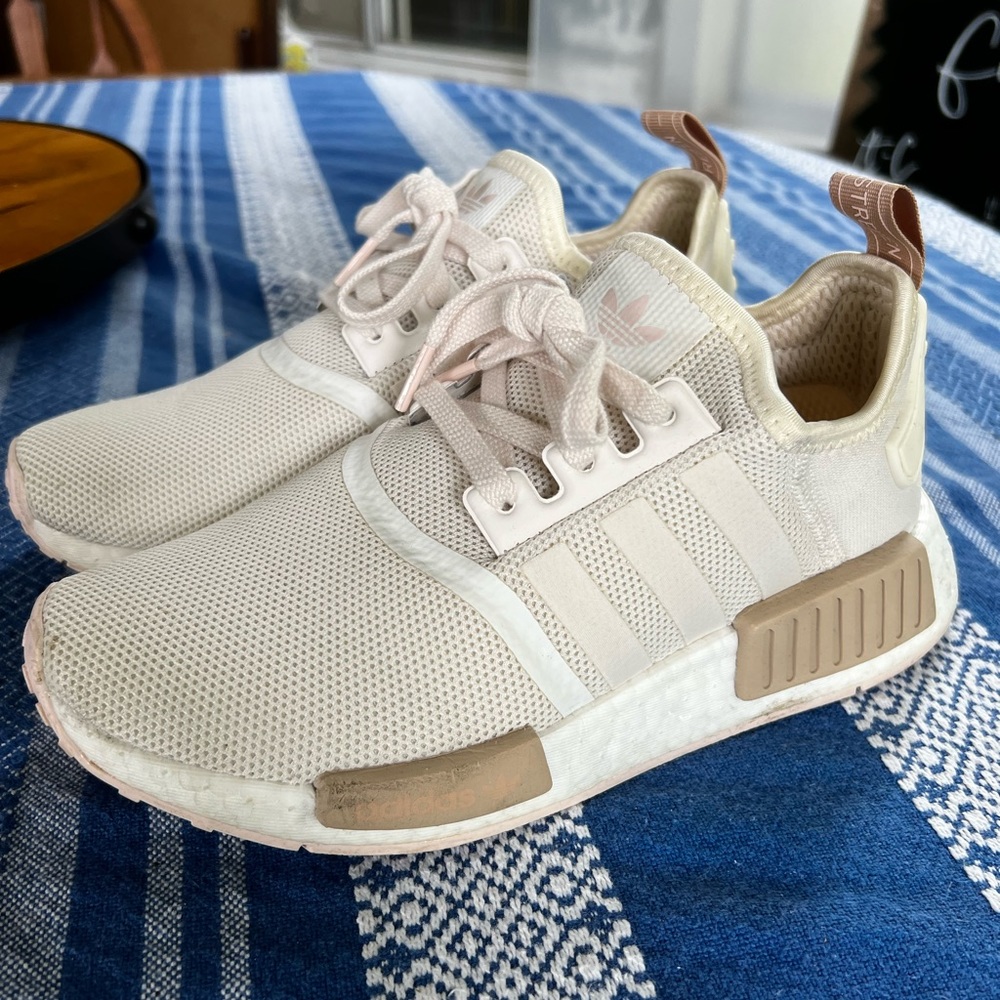 Women’s Adidas NMD_R1